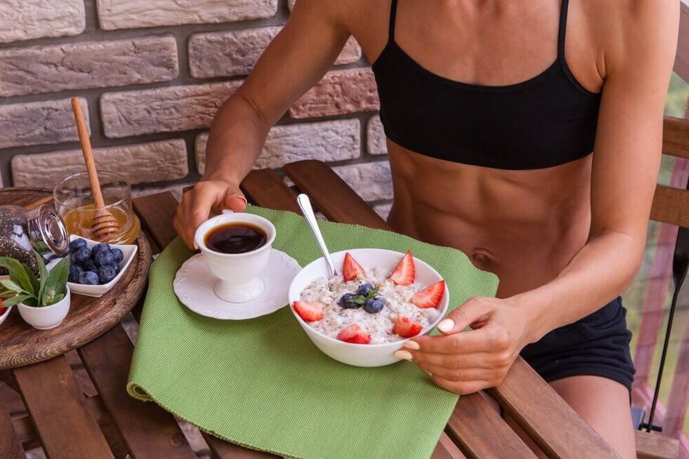 რაც შეეხება წონის დაკლებას, საუზმე დღის ყველაზე მნიშვნელოვანი კვებაა. 